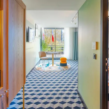 Le Splendid D'annecy - Handwritten Collection 4*