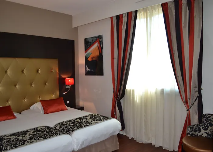 Le Splendid D'annecy - Handwritten Collection